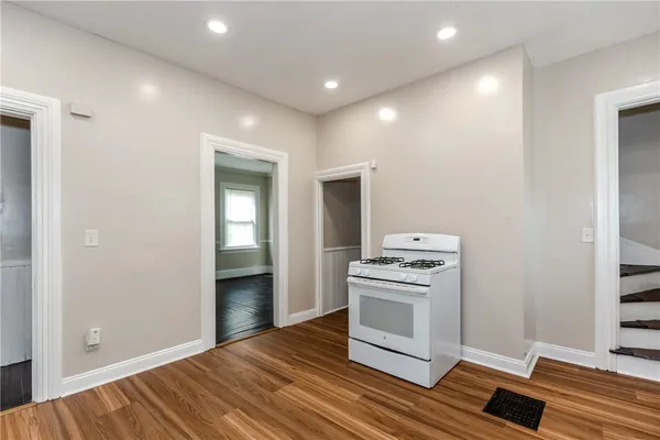 $3,800 | 173 Oakland Avenue, Providence, RI 02908