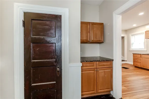 $3,800 | 173 Oakland Avenue, Providence, RI 02908