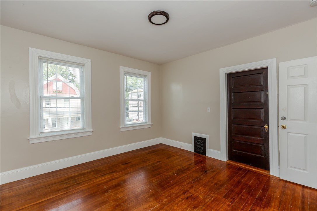 173 Oakland Avenue Providence, RI 02908 - Photo 27 of 46