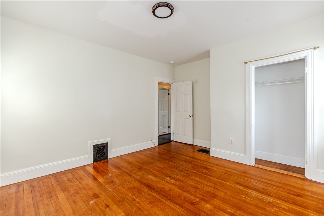 173 Oakland Avenue Providence, RI 02908 - Photo 29 of 46