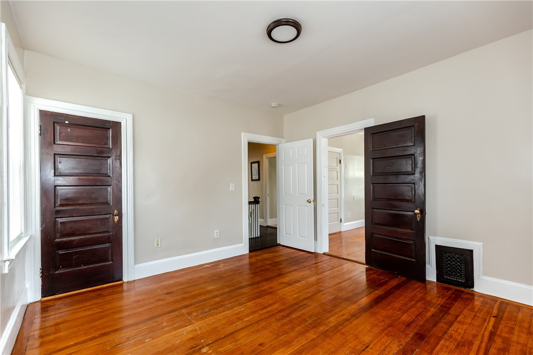 173 Oakland Avenue Providence, RI 02908 - Photo 30 of 46