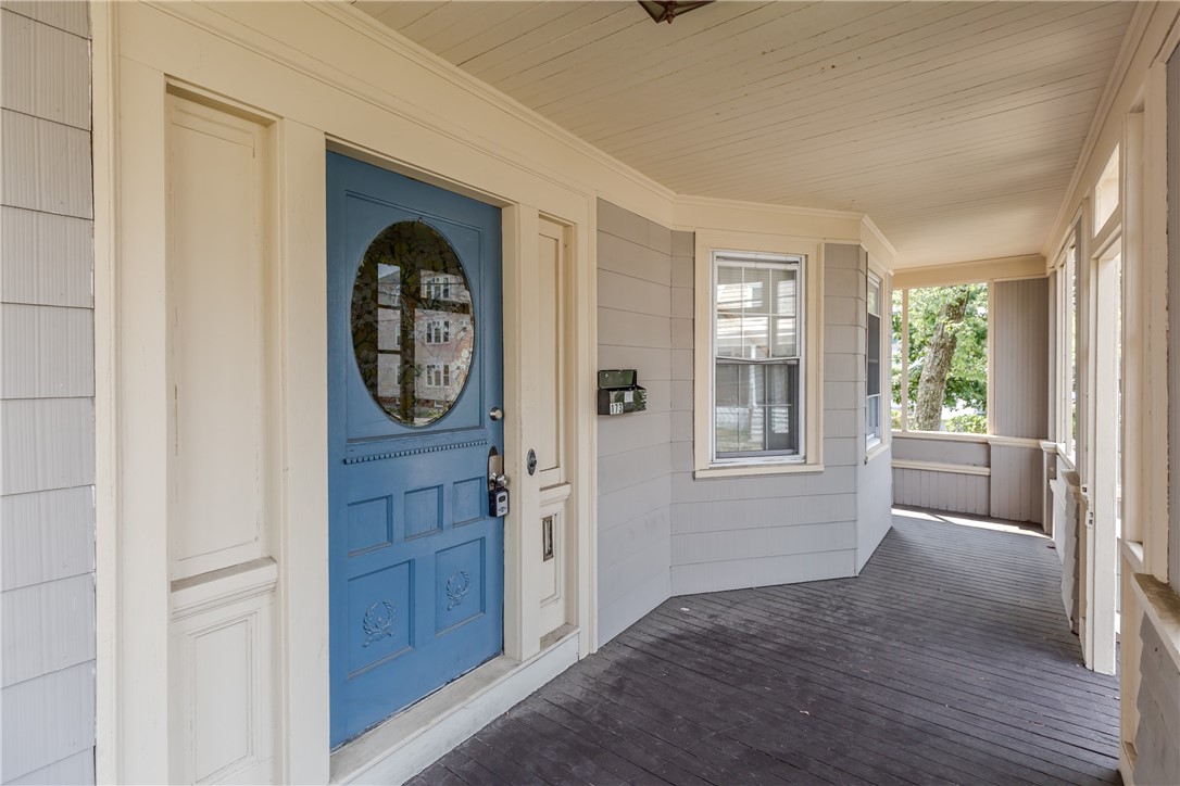 173 Oakland Avenue Providence, RI 02908 - Photo 3 of 46