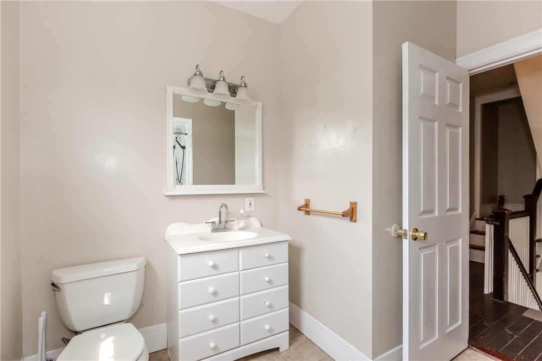 173 Oakland Avenue Providence, RI 02908 - Photo 31 of 46