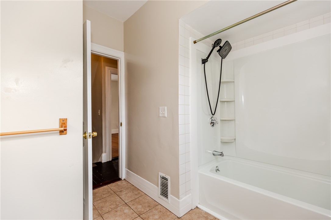 173 Oakland Avenue Providence, RI 02908 - Photo 33 of 46