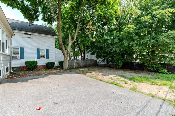 $3,800 | 173 Oakland Avenue, Providence, RI 02908