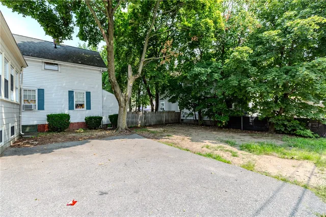 $3,800 | 173 Oakland Avenue, Providence, RI 02908