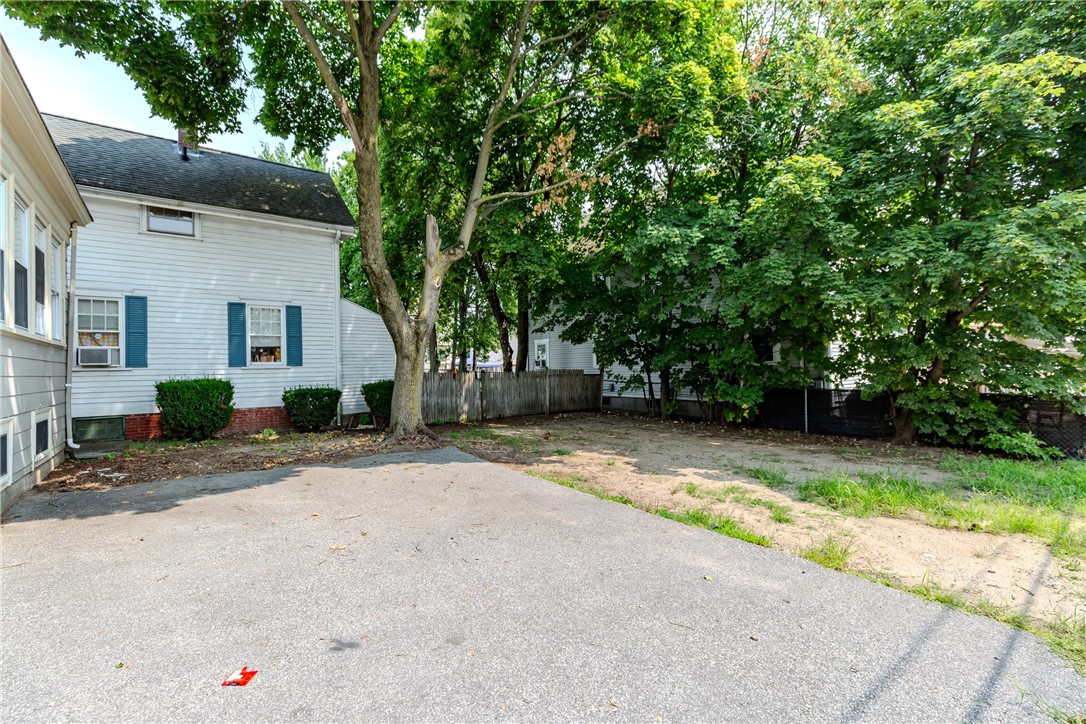 173 Oakland Avenue Providence, RI 02908 - Photo 43 of 46