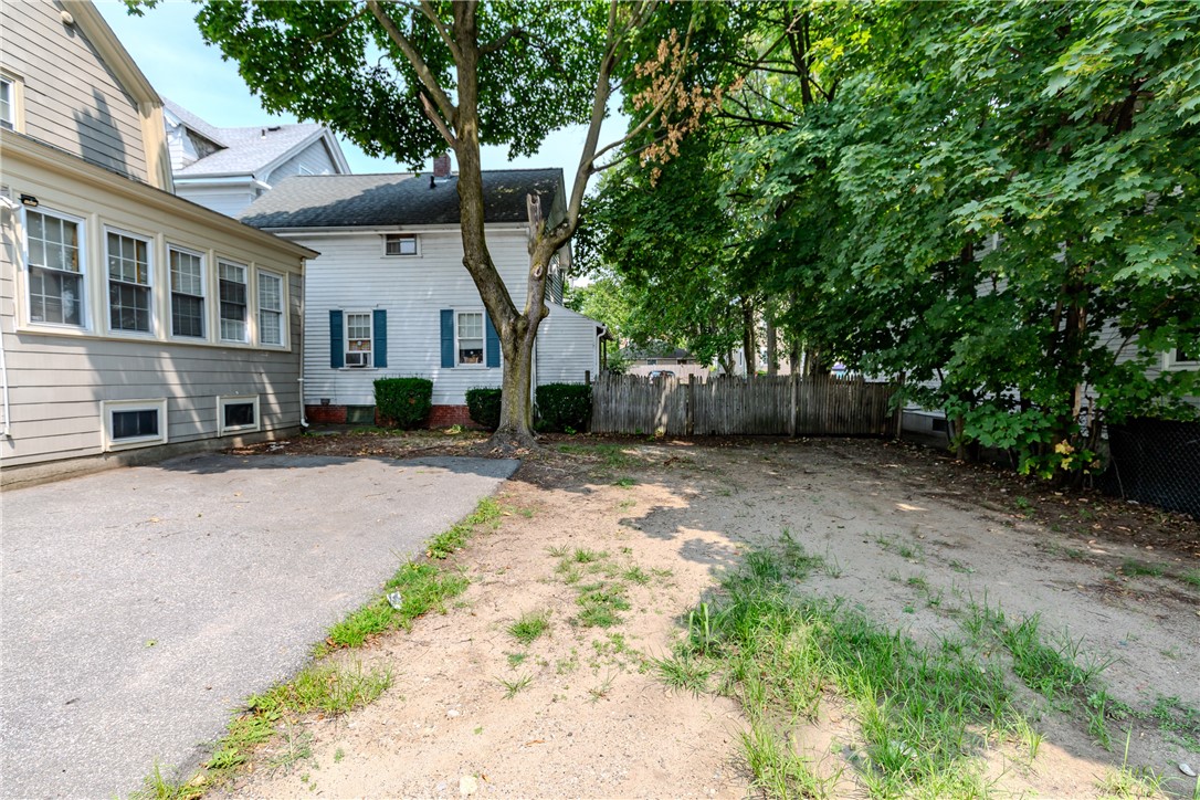 173 Oakland Avenue Providence, RI 02908 - Photo 44 of 46