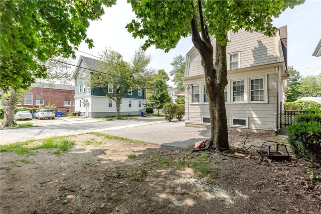 $3,800 | 173 Oakland Avenue, Providence, RI 02908