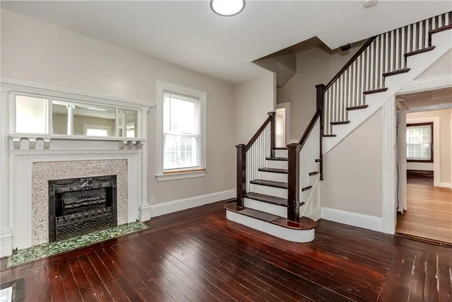 $3,800 | 173 Oakland Avenue, Providence, RI 02908