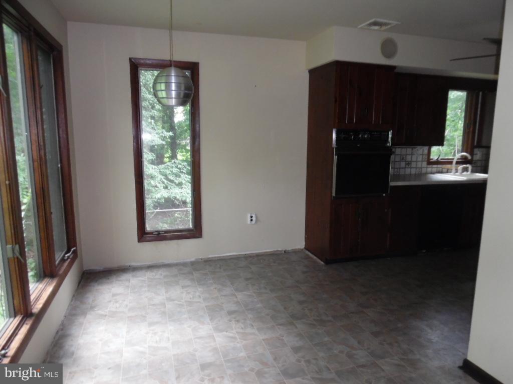 1185 Jacksonville Road Warminster, PA 18974 - Photo 10 of 25 Gallery Image 10
