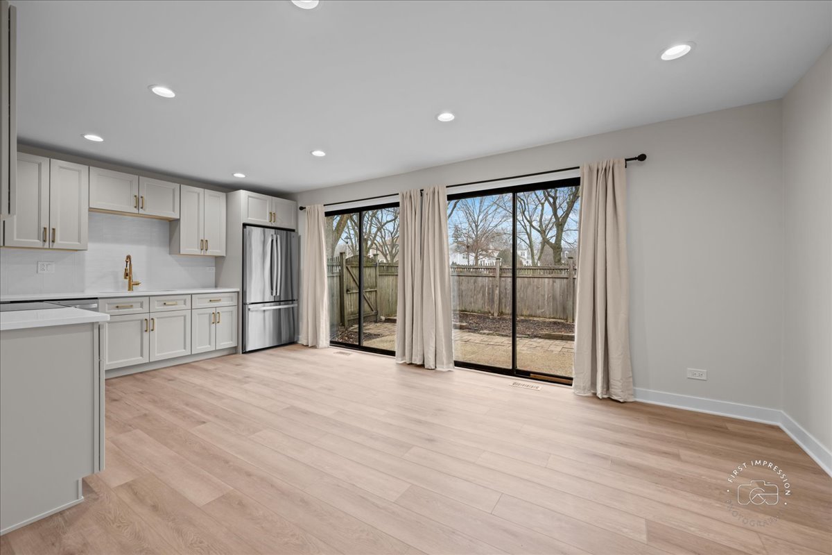 1533 South County Farm Road, Unit 14 Wheaton, IL 60189 - Photo 6 of 11