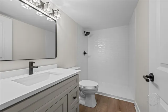 $304,900 | 1533 South County Farm Road, Unit 14, Wheaton, IL 60189