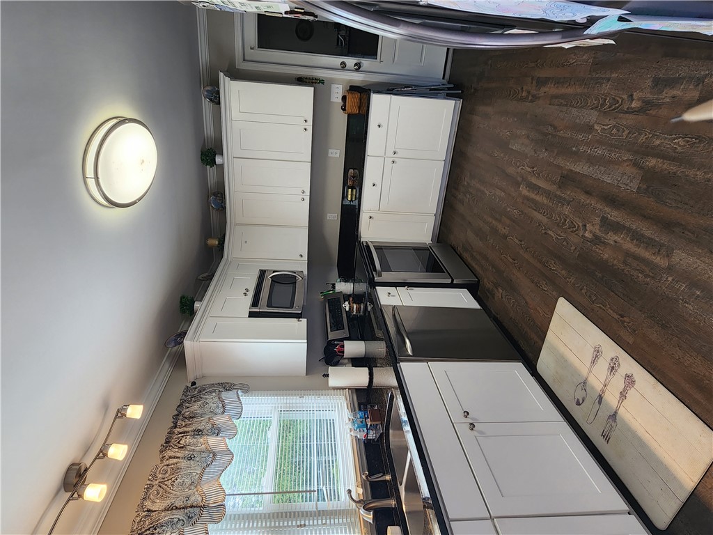 102 James Street Easley, SC 29642 - Photo 11 of 29 Kitchen