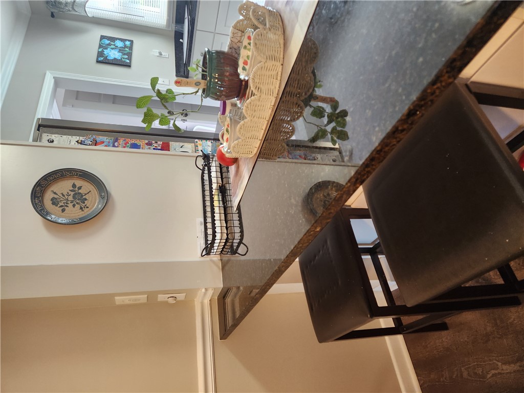 102 James Street Easley, SC 29642 - Photo 13 of 29 Bar/Breakfast Area