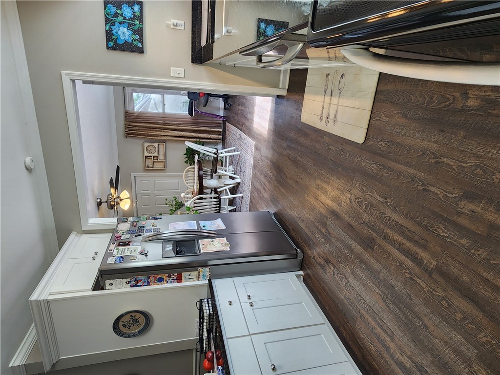 102 James Street Easley, SC 29642 - Photo 10 of 29 Kitchen