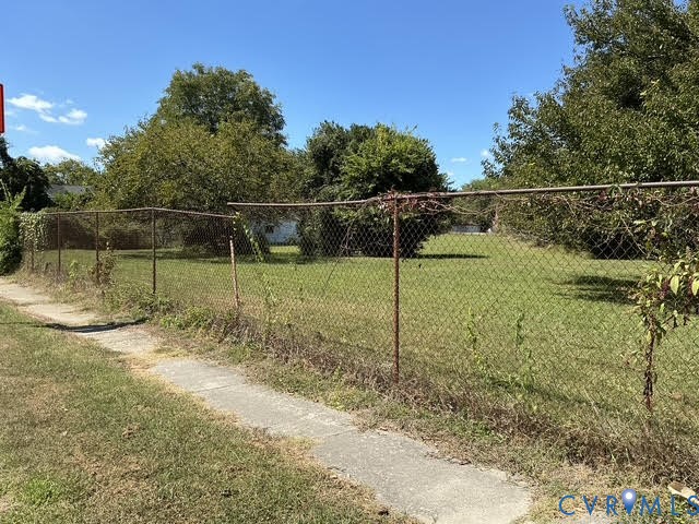 2025 Dupuy Road Petersburg, VA 23803 - Photo 3 of 11 a backyard of a house