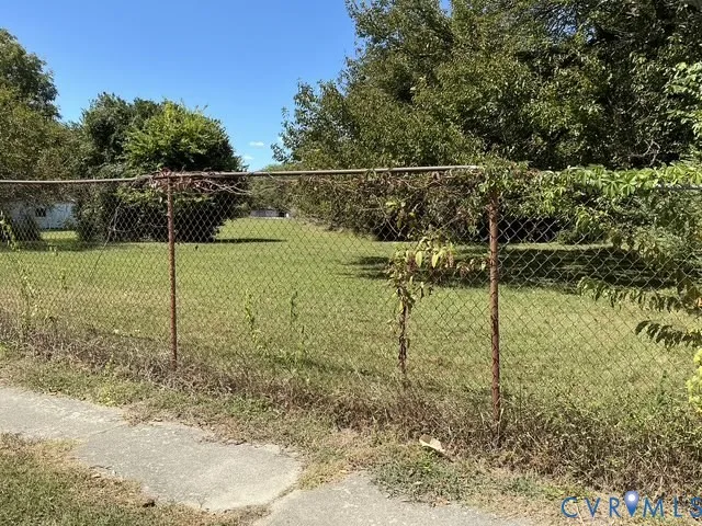 a view of a tennis court