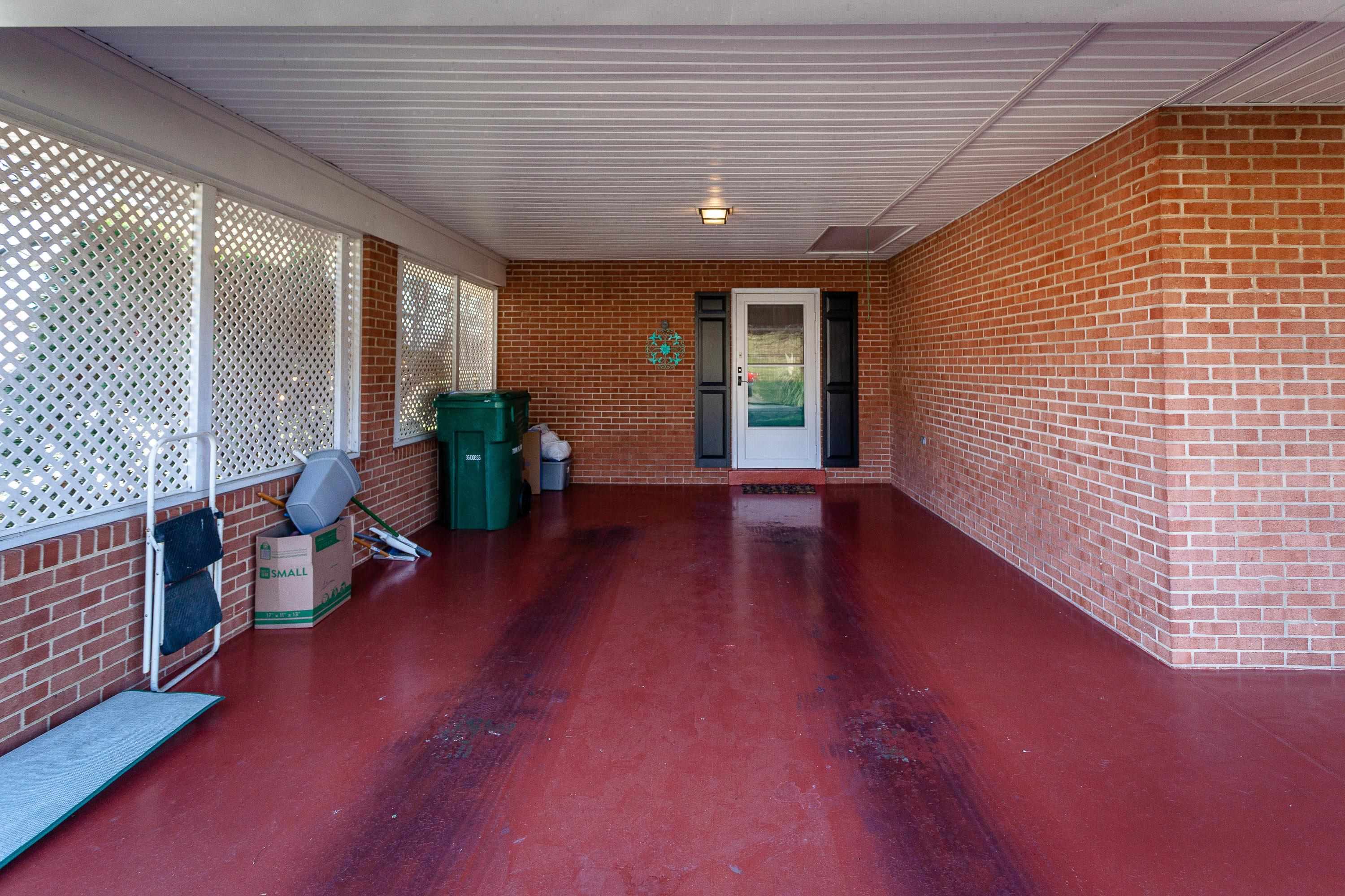 25 Greenfield Road Luray, VA 22835 - Photo 4 of 38 Gallery Image 4
