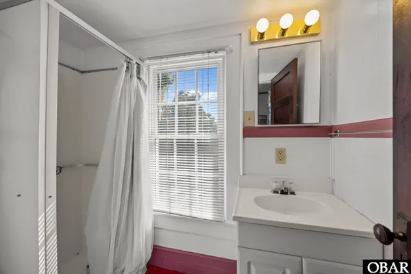$244,000 | 118 South Broad Street, Columbia, NC 27925
