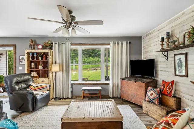 $474,900 | 527 East 125 South, Williamsport, IN 47993