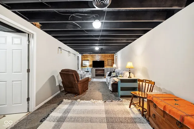 $474,900 | 527 East 125 South, Williamsport, IN 47993