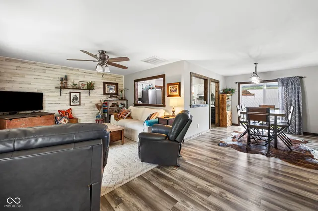 $474,900 | 527 East 125 South, Williamsport, IN 47993