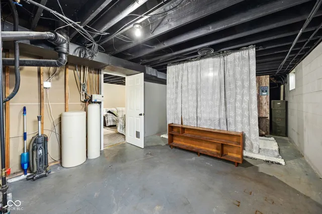 $474,900 | 527 East 125 South, Williamsport, IN 47993