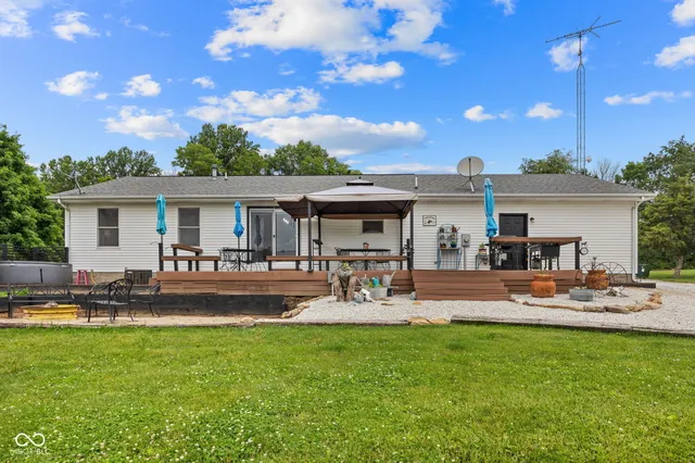 $474,900 | 527 East 125 South, Williamsport, IN 47993