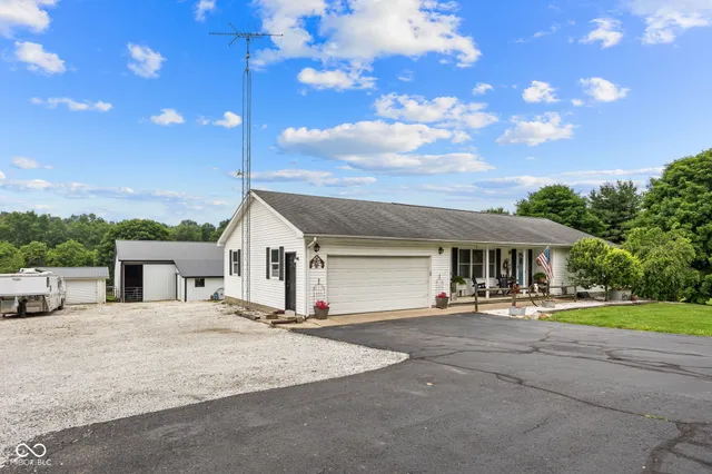 $474,900 | 527 East 125 South, Williamsport, IN 47993