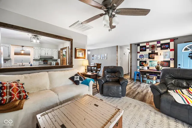 $474,900 | 527 East 125 South, Williamsport, IN 47993