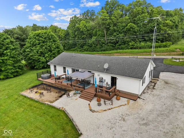 $474,900 | 527 East 125 South, Williamsport, IN 47993