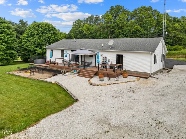 $474,900 | 527 East 125 South, Williamsport, IN 47993