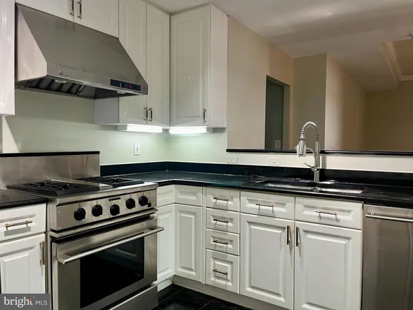 $3,500 | 11776 Stratford House Place, Unit 1205, Reston, VA 20190