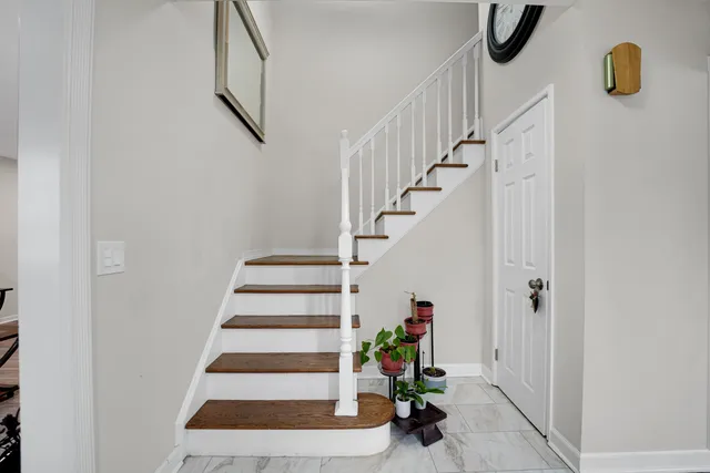 a view of entryway and hall
