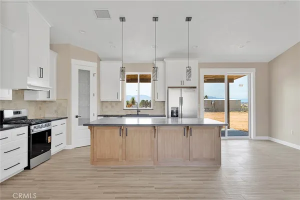 $599,750 | 23771 Pala, Apple Valley, CA 92307