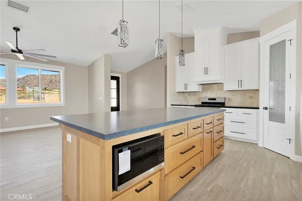 $599,750 | 23771 Pala, Apple Valley, CA 92307