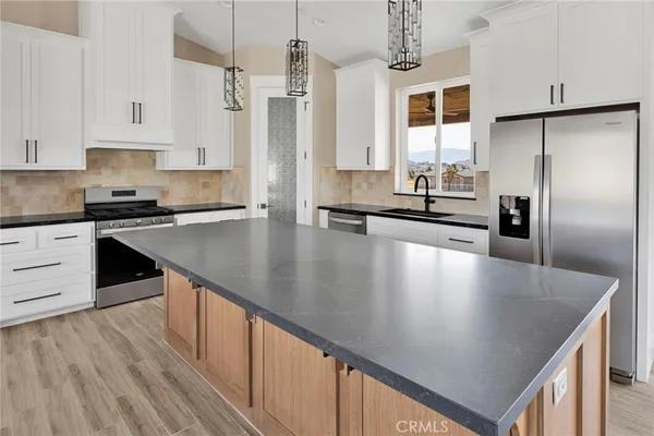 $599,750 | 23771 Pala, Apple Valley, CA 92307