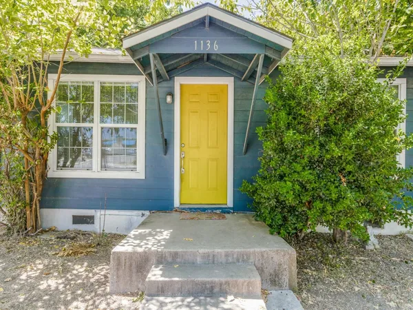 $1,950 | 1136 Garland Avenue, Austin, TX 78721