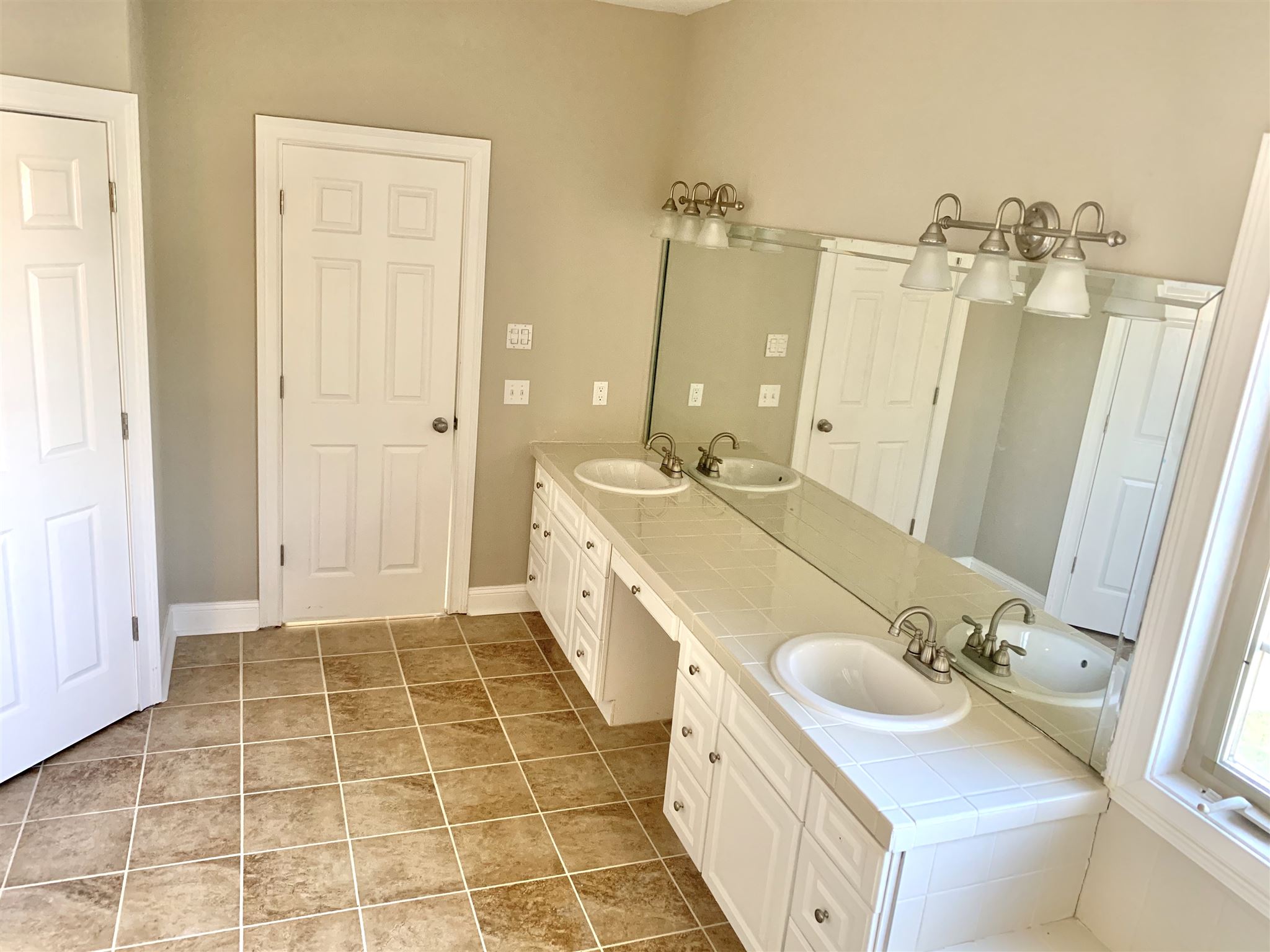 1378 North Lexington Road Marion, IN 46952 - Photo 17 of 28 Gallery Image 17