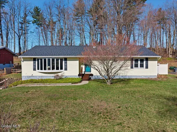 $409,000 | 16 Denison Road, Colonie, NY 12309