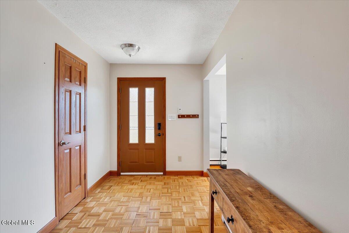 16 Denison Road Colonie, NY 12309 - Photo 3 of 48 03-P1791970