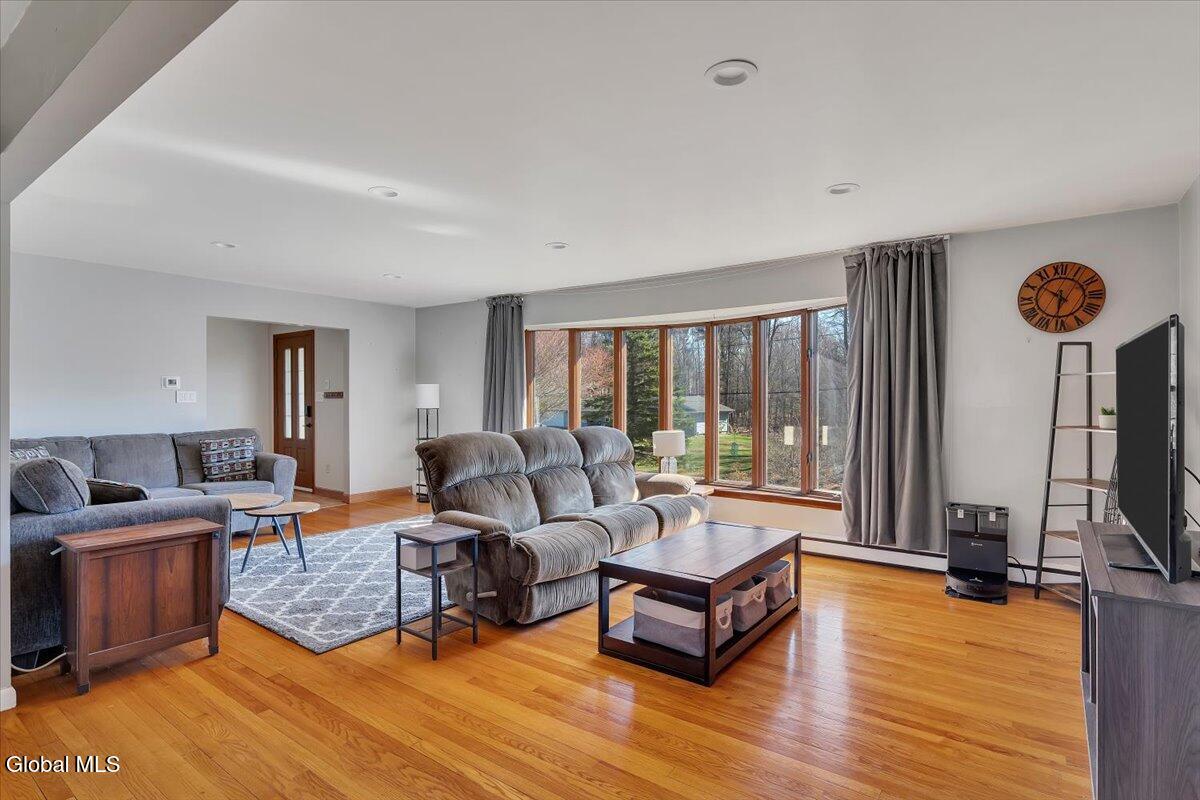 16 Denison Road Colonie, NY 12309 - Photo 5 of 48 06-P1791989