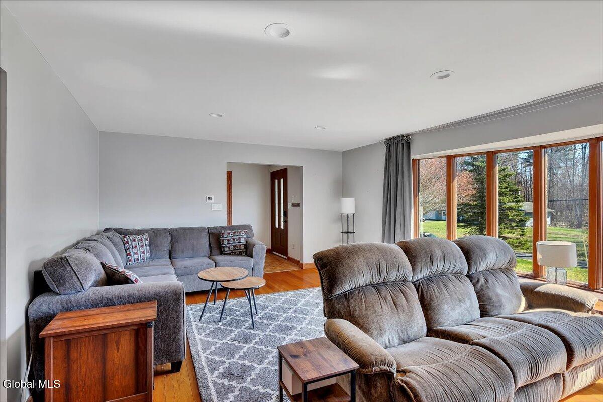 16 Denison Road Colonie, NY 12309 - Photo 6 of 48 07-P1791995