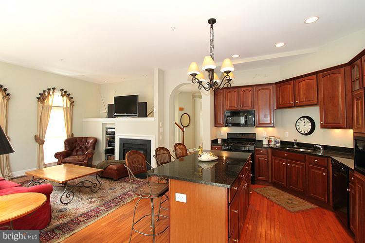 201 Hart Road Gaithersburg, MD 20878 - Photo 12 of 30 Kitchen