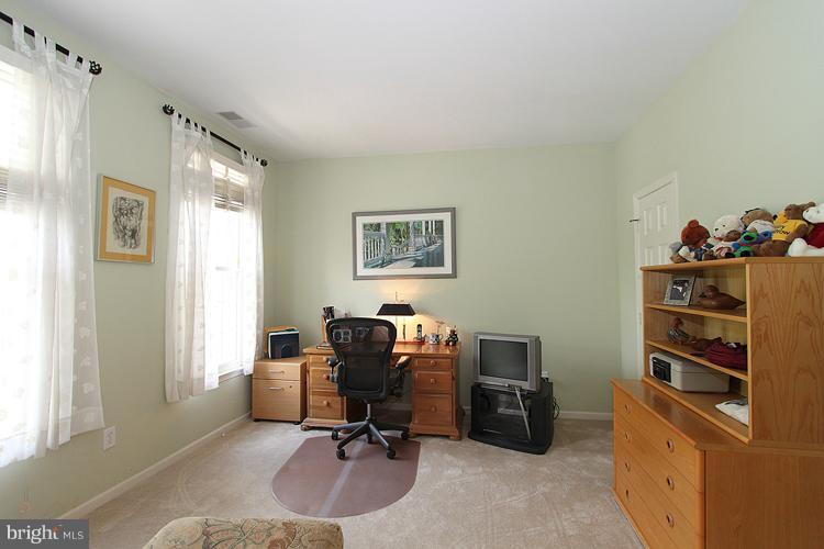 201 Hart Road Gaithersburg, MD 20878 - Photo 15 of 30 Bedroom