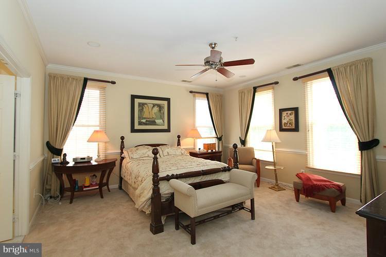 201 Hart Road Gaithersburg, MD 20878 - Photo 19 of 30 Bedroom (Master)