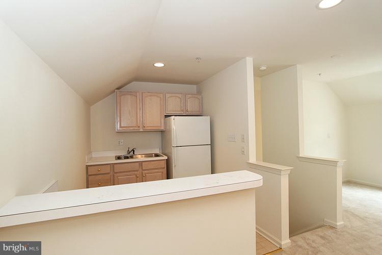 201 Hart Road Gaithersburg, MD 20878 - Photo 28 of 30 Kitchen