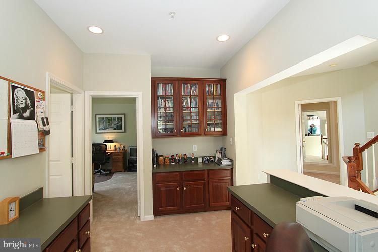 201 Hart Road Gaithersburg, MD 20878 - Photo 9 of 30 Interior (General)