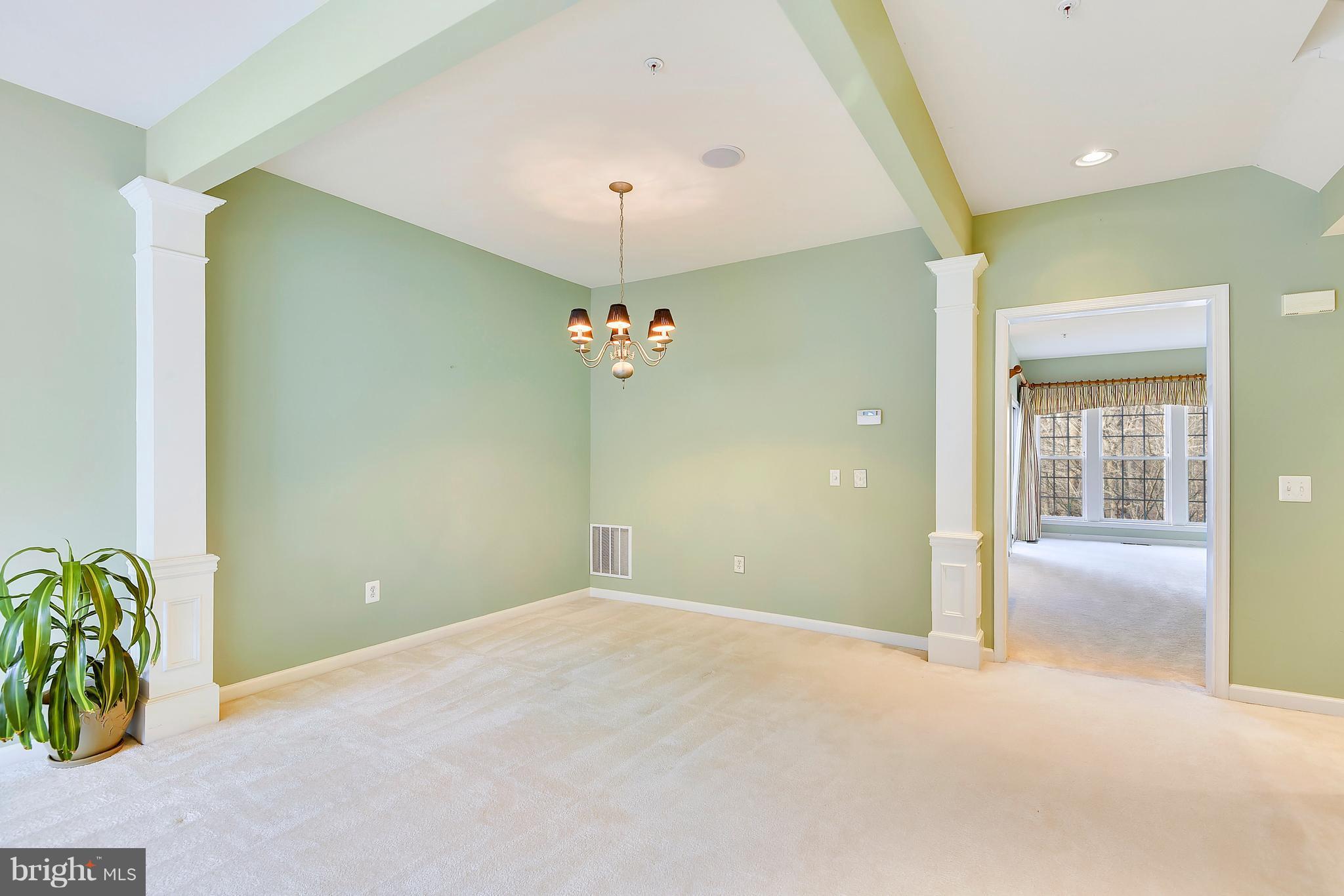 13971 Lullaby Road Germantown, MD 20874 - Photo 9 of 30 Living Room